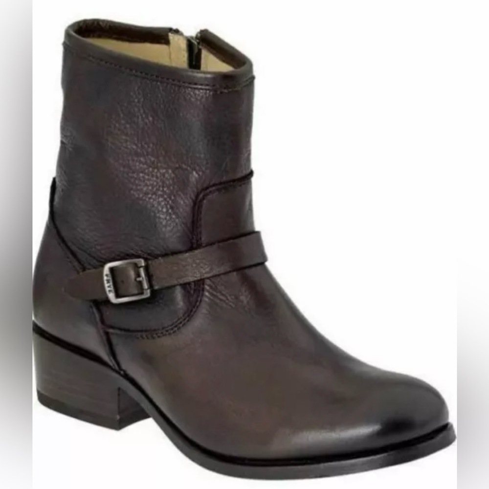 Frye short Lynn booties size 8